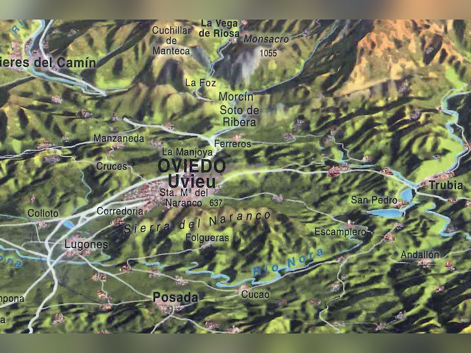 Mapa panorámico en relieve «Asturias» de Miguel Angulo, en tubo